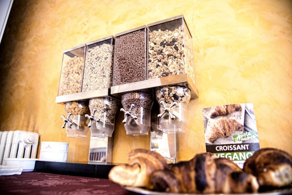 Agape Hotel Aa Hotels Milano Esterno foto